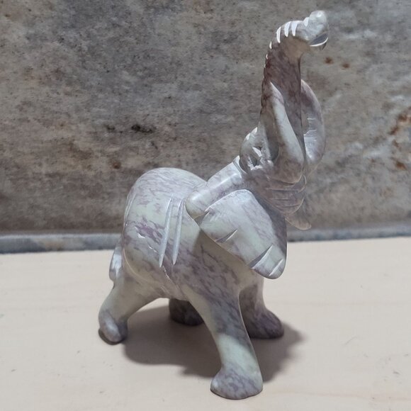 Small Hand Carved Elephant Figurine Pink White Stone Marble Onyx Trunk Raised - Picture 7 of 12